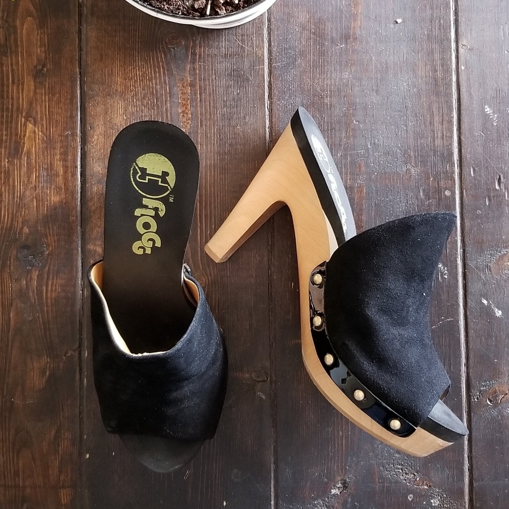 FLOGG BLACK SUEDE CLOGS